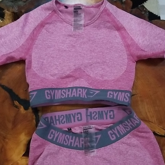 Gymshark zet use 1 time like new  both  cut.. - Picture 2 of 4